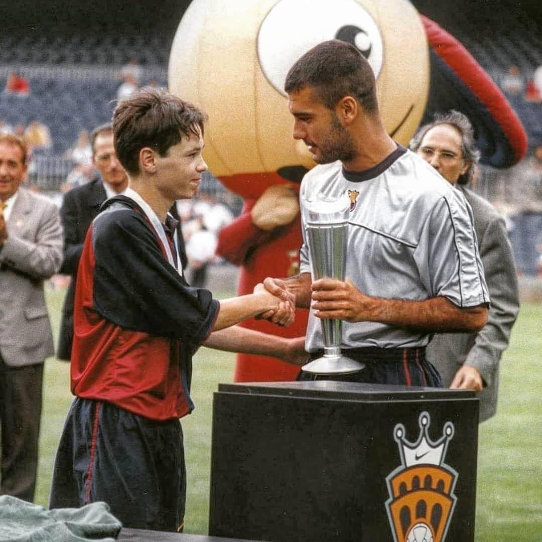 A teenager Andres Iniesta awarded by Pep Guardiola in 1999.

Happy Birthday Barcelona Legend 