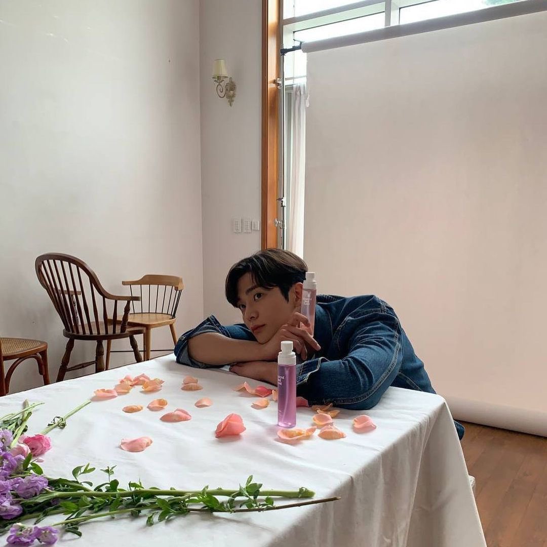 krwo_on87's tweet photo. 210511_ewsbdi # AD
https://t.co/ANfGRQXVnX

#로운스타그램 
#론스타그램 
#SF9 #로운 https://t.co/xixfA22lFe