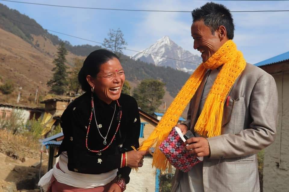 BasnetVasker's tweet photo. आमा❤️ ।।

 तपाई सधैं  मुस्कान छोडी राख अनि पो मलाई आनन्द मिल्छ । यहि उपहार छ तपाईलाई मातातिर्थ औंसिको दिन ।  म जता सुकै भएपनि ।।

मातातिर्थ औंसिको मस्तै शुभकामना मेरि आमा लगायत सम्पुर्ण #आमाहरुलाई ।
 🙏🙏🙏🇳🇵 https://t.co/ZdnfkEGgcD