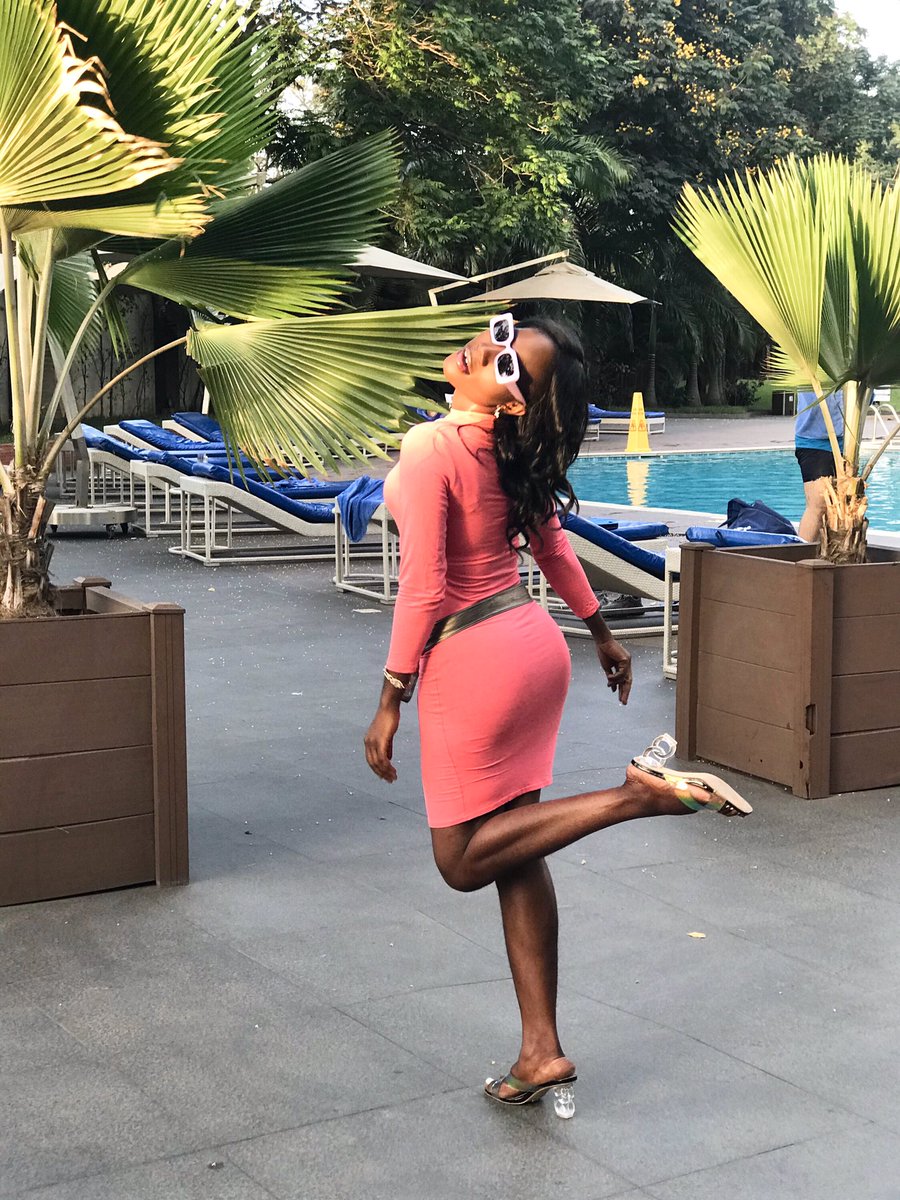 writer_esther's tweet photo. Fabulously 33 ✨
#photography #sunkissed #photographersoftwitter #vintage #brunch #Digital #fashion #ootd #fashionartist #artoffashion #creativity #models #fitfam #fitgems #sunnies #photoshoot #queen #outshot https://t.co/Wfo17oECxP