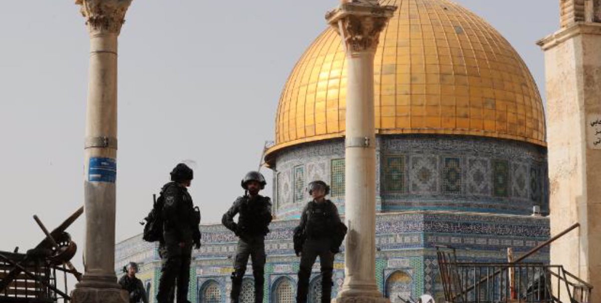 CanberkDrip's tweet photo. #SavePalestine #Filistin #AksadaBaskınVar 
Kudüs islamın başkentidir. Ya başkentiyse neden geziyor #İsrail in askeri #Kudüs ümde https://t.co/feqNDxvKSv