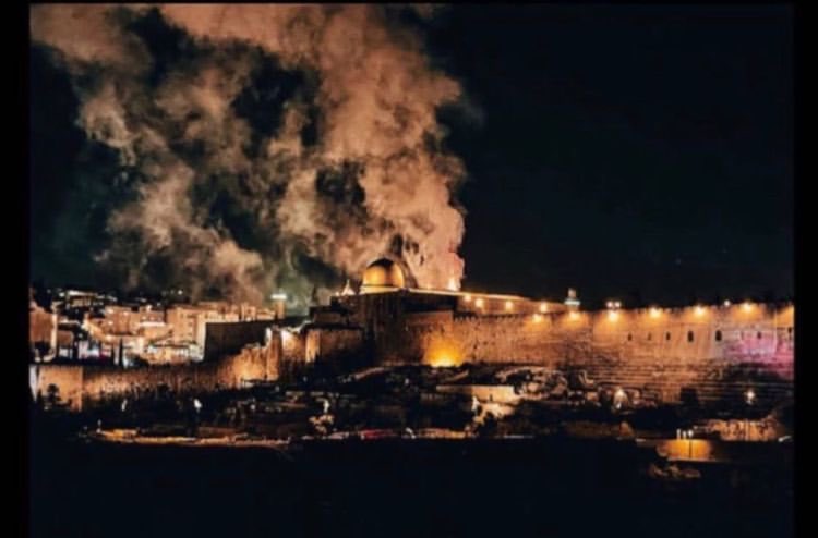 İnsanlığını kaybediyor Ortadoğu Susan bu vahşi zulme ortak olur 
 #AksadaBaskinVar