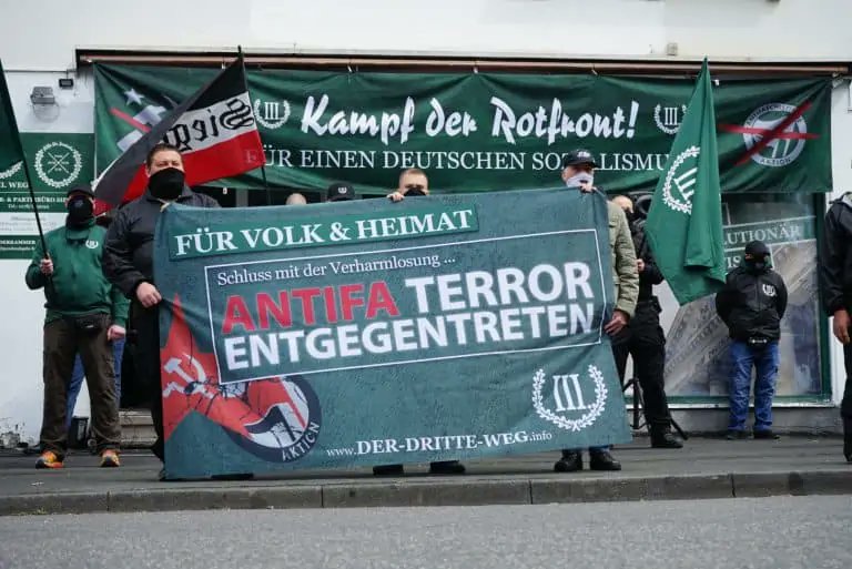 IIIWeg_SP_WT's tweet photo. Der Tag der Arbeit in Siegen! (+ weitere Bilder)
https://t.co/YyzMlnpvhg
#si0105 #1Mai #Siegen #NRW #1Mai2021 #TagderArbeit #Arbeiterkampftag #KampfderRotfront https://t.co/BKtSykhmCZ
