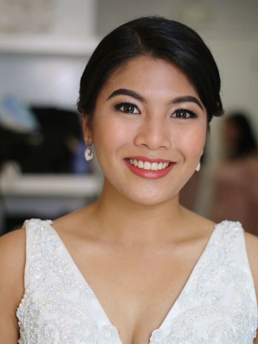 RicaSalomon's tweet photo. I just did my first bridal make up today. After 3 years as a make up artist, someone finally put their trust in me 😭🥺 #makeupartistPh #MuaPH https://t.co/OhTh4aYKm5