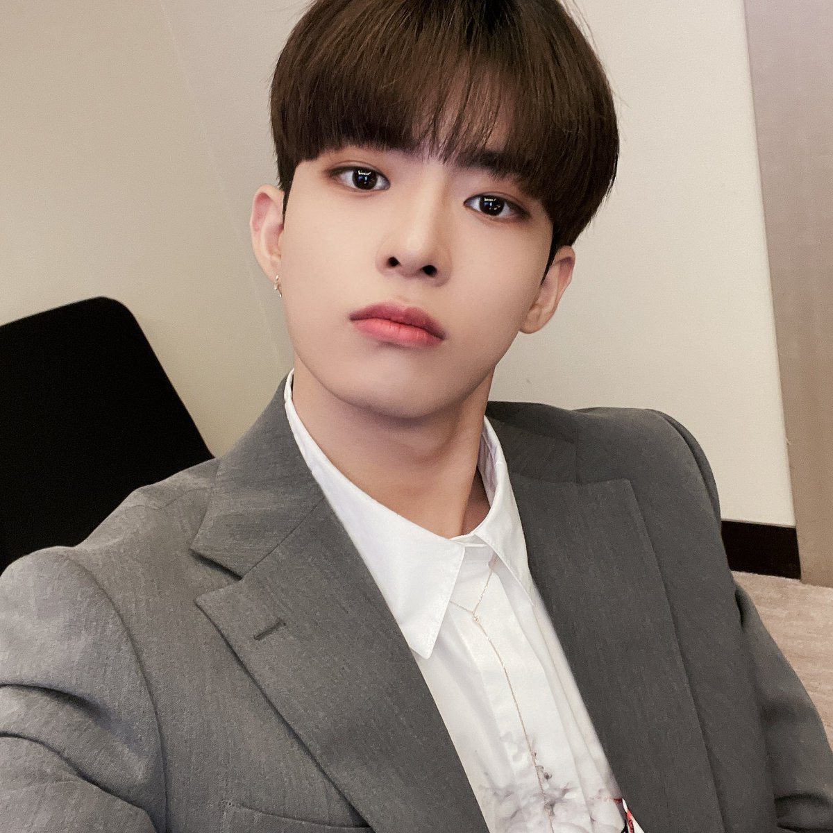 VICTON_TH's tweet photo. 📝 210511 #VICTON Fancafe Update

[[#ซูบิน]]🌧☀️

อลิซ วันนี้เป็นยังไงกันบ้างครับ?
ที่โซลหลังฝนตก🌧 อากาศสดใส☀️มากเลยครับ😊😊

https://t.co/nGIPP8LePq

@VICTON1109 
#빅톤 #วิคตัน
#수빈 #정수빈 #SUBUN https://t.co/ETzpYeI6zp