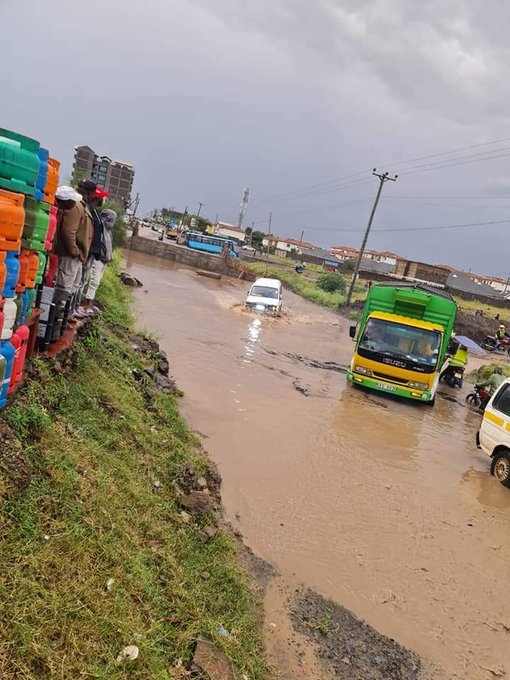 MogereJulius's tweet photo. Mutua's state house vs the Roads of the funders
#UtawalaKincarAirwaysRoad
#FailedGovMutua
#failedproclaimedpresidenttobe
@DrAlfredMutua

@KURAroads

@JNDAMBZ

@kiptoo536

@UtawalaR

@Ma3Route

@PDUDelivery https://t.co/aQBWrgeWsO