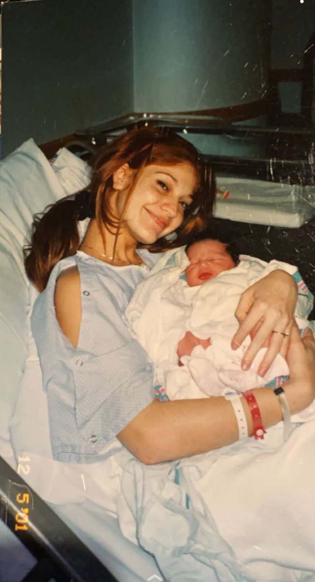 jezaelxo's tweet photo. I’ve lived a beautiful life because of you and I want so much for myself thanks to you and what you have managed to provide. I owe it all to you mama. 🌟❤️ https://t.co/pma45Ne9eB