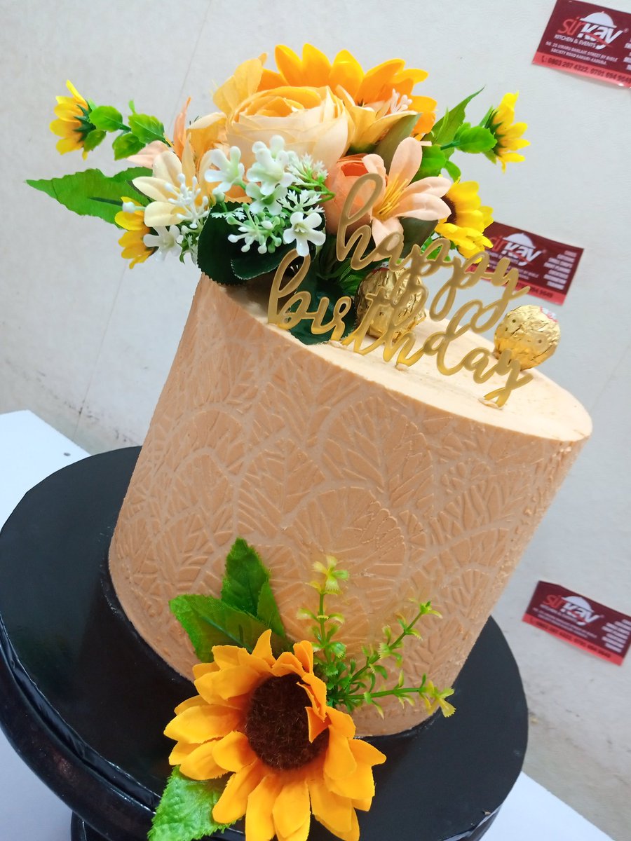 SirKayKitchen's tweet photo. Stenciled buttercream cake  🥰😍

I just love making cakes for Mom's ❤️ 
Flora my flowers 🌻🌷🌺🌼💮💐

#cakesbysirkay 
#cakesinkaduna  
#kadunabakers 
#kadunacakes 
#bestcakesinkaduna   #bestcakesinkd  
#kaduna 
#caketrainingkd #cakesinkadunasouth #cakesinkadunanorth https://t.co/IyLAqvUQ4U