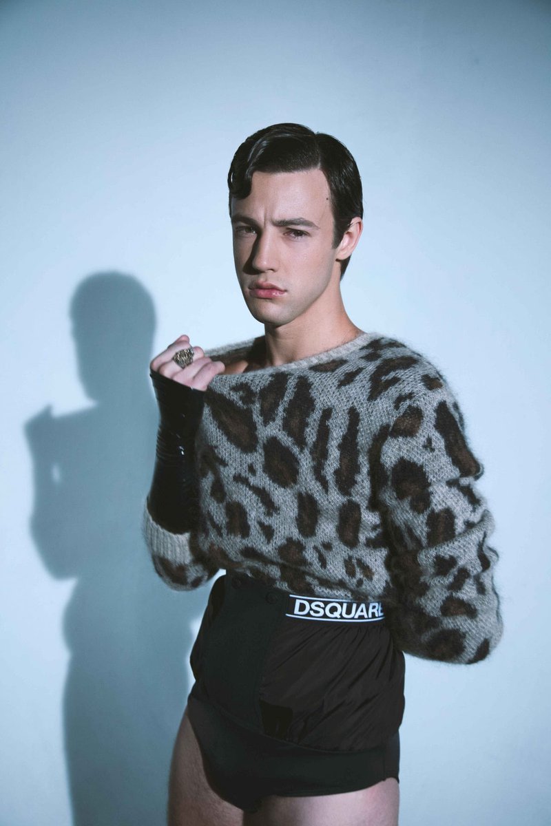 Celeb_Sexual's tweet image. #CameronDallas