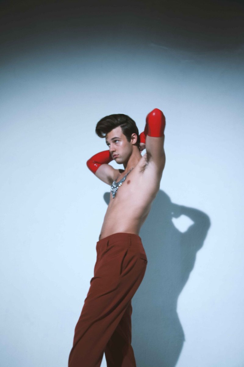 Celeb_Sexual's tweet image. #CameronDallas