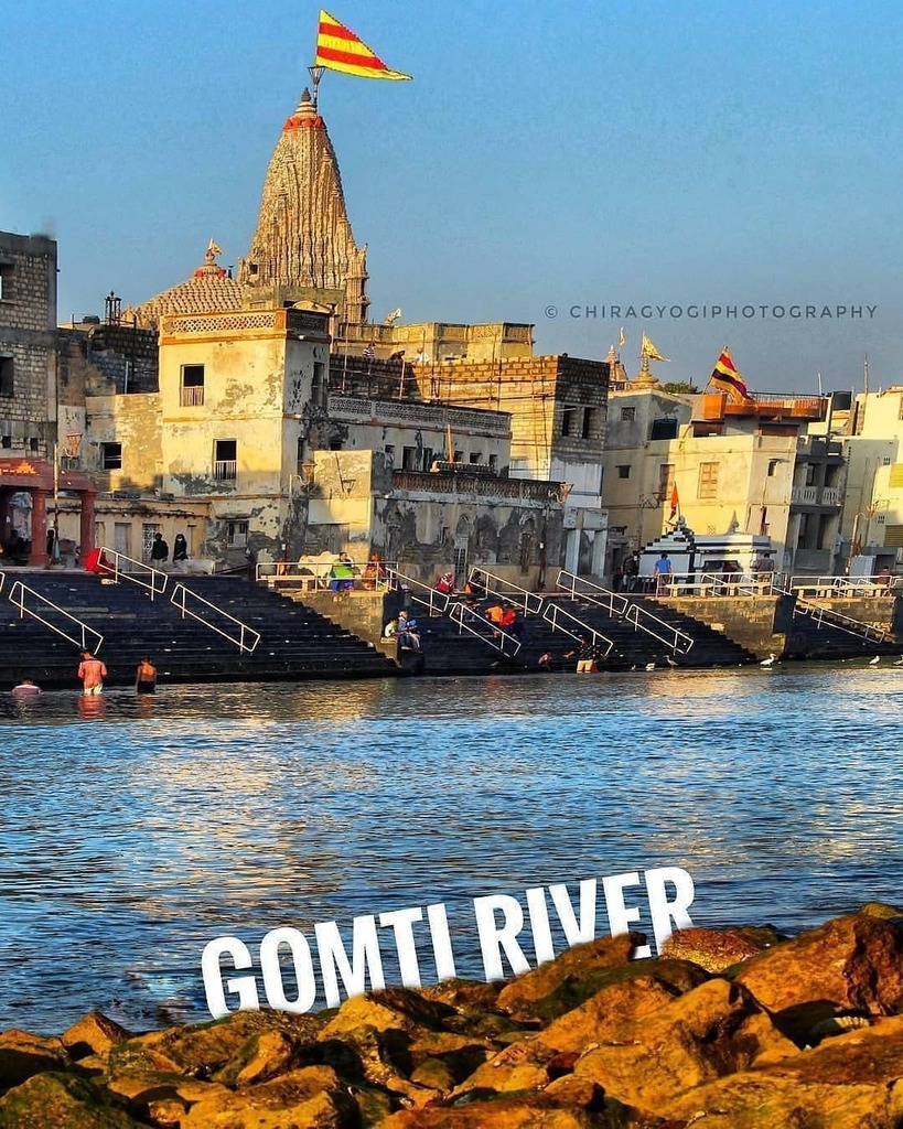 instagujarat's tweet photo. રાજાધિરાજ ❤👏

Amazing clicked by : @chirag.yogi96 

#DwarkaTemple #jaydwarkadhish
 #JayMurlidhar #murlidhar #jaythakar 
#dwarkadhish #DevbhumiDwarka 
#AmazingDwarka #dwarka#dwrika
 #dwarkadhish #gujarattourism 
#gujrat #india #temple #View #aesthetic… https://t.co/ZYsUMftFOh https://t.co/bfGaFdtmZ2