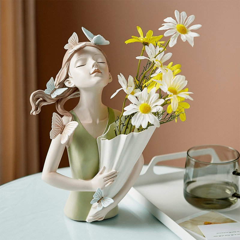 FrissonLife's tweet photo. Butterfly Girl Resin Vase 
£39.99 Shop Now:https://t.co/aflmaCWA1q

This is one of our best seller! Our previous customers are quite happy with this item as it definitely looks gorgeous and fabulous.
Download our App FRISSON to get £10 OFF on your first order!

#HomeDecor #Vase https://t.co/xPqslQHxFp