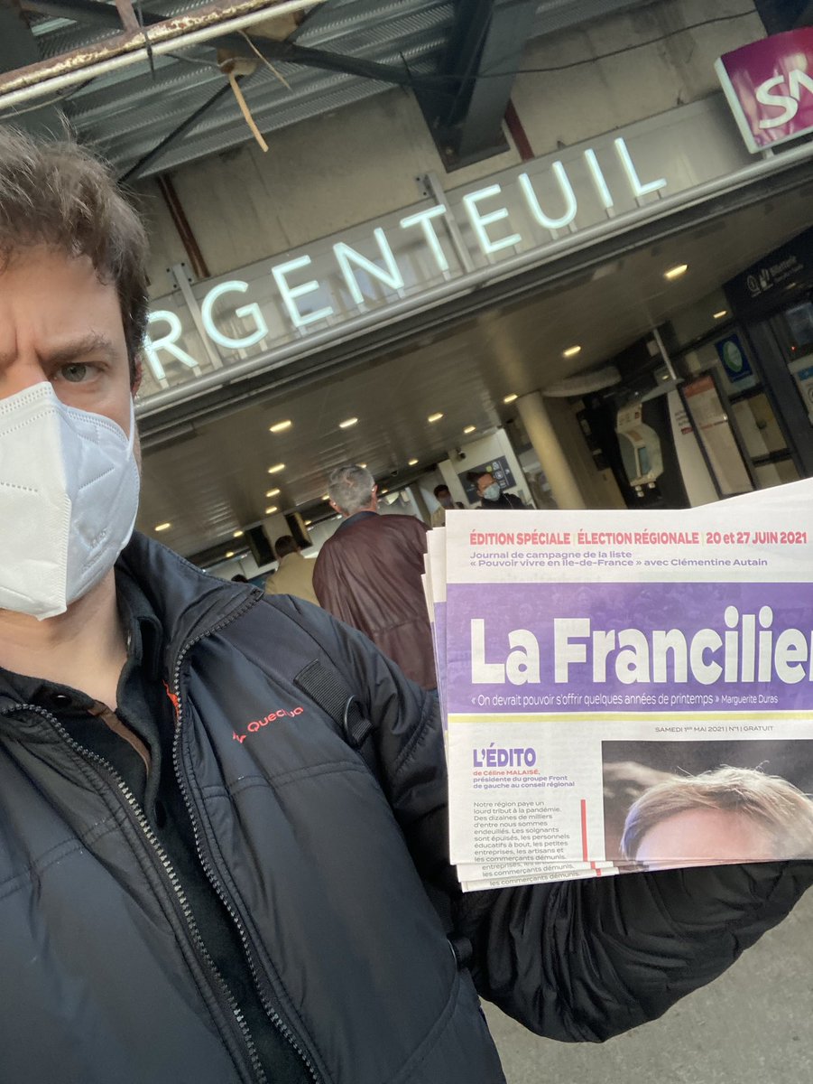 PaulVannierFI's tweet photo. 🚉A la gare d’#Argenteuil pour distribuer la #Francilienne. 
❌@vpecresse veut privatiser la #LigneJ. Conséquences : ↗️ prix ↘️ qualité de service
✅Avec @Clem_Autain nous développerons le service public du rail et ferrons la gratuité immédiate des transports pour les - de 25 ans https://t.co/C12CtcLDhj