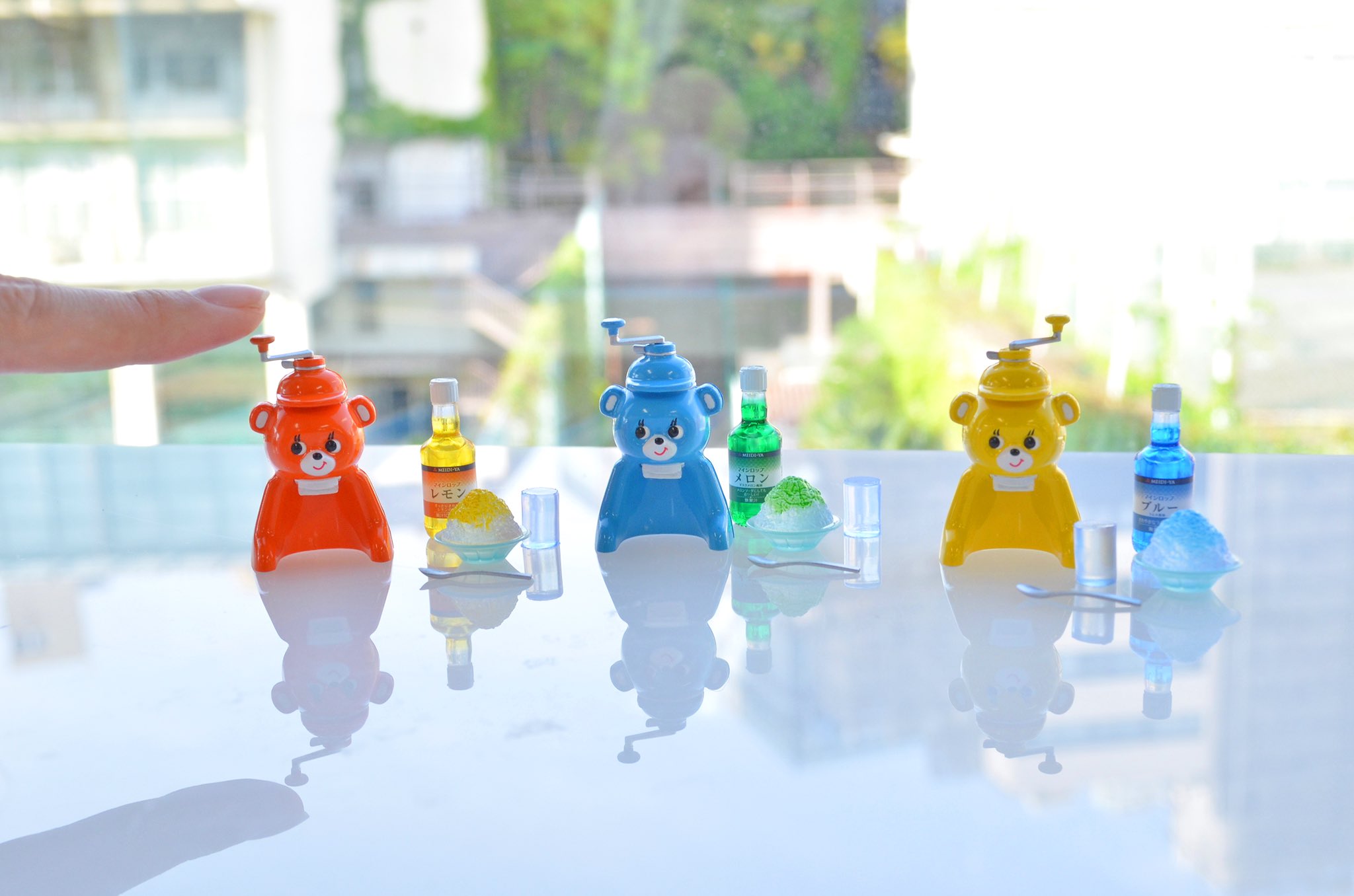 ケンエレファント 公式 在 Twitter 上 New ご家庭やお店で活躍する かき氷器 のフィギュアが6月発売 お馴染みの明治屋のシロップ 氷パーツ かき氷 スプーンの充実セット かき氷ミニチュアコレクション 6個パック予約受付中 T Co Luy8wg8w9g