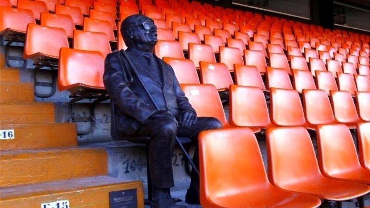 leghe, superleghe, palloni e pallonate... ogni appassionato di calcio dovrebbe leggere il libro di Pierluigi Spagnolo #controilcalciomoderno, <a href="/Odoyaeditore/">Odoya Edizioni</a> 

link all'intervista all'Autore:
news.libreriapellegrini.it/contro-il-calc…