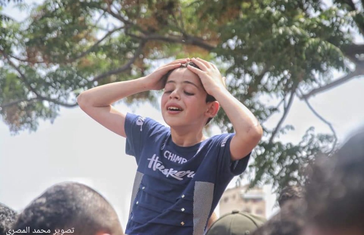 HajriLoay's tweet photo. A child from Gaza said goodbye my father 💔💔💔
#غزة_تحت_القصف 
 #فلسطين_قضيتنا_الاولي https://t.co/QxPT2UHlG6