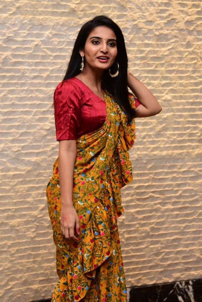 heyAndhra_com's tweet photo. Ananya Nagalla Glam Stills
#Actress #TollywoodActress #AnanyaNagalla #Gallery #HeyAndhra
Full Album : https://t.co/xOpqVwm3aL https://t.co/BhNTdKqyKc