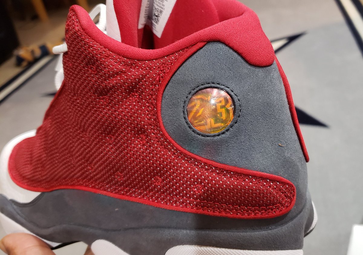 Ni_mark's tweet photo. Great in hand #Jordan13 #redflint #sneakeraddict #justdoit #yoursneakersaredope #kickcheck https://t.co/nm1XQxeVEJ