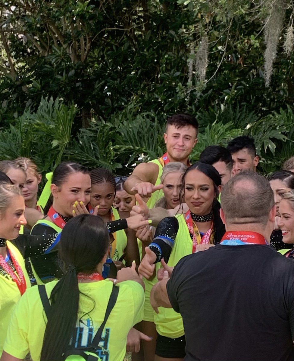 LetsGoPAYge's tweet photo. Calling the last break of the season 🥺🥺🥺 I love these people!!! https://t.co/zkb4xuki2y