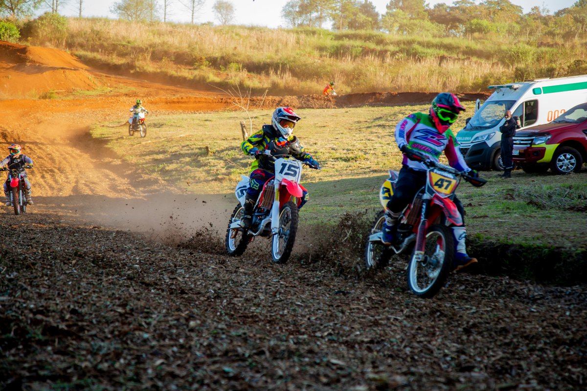 CentroVerdeMuni's tweet photo. 🙋‍♀️¡El centro verde apoya al deporte!

🏍El sábado se inauguró el circuito de motocross en El Brete.

👉Junto a Vialidad provincial en movimiento de suelo, colaboramos con su construcción aportando chips del Centro Verde Municipal. https://t.co/Q7VkkCX4F6