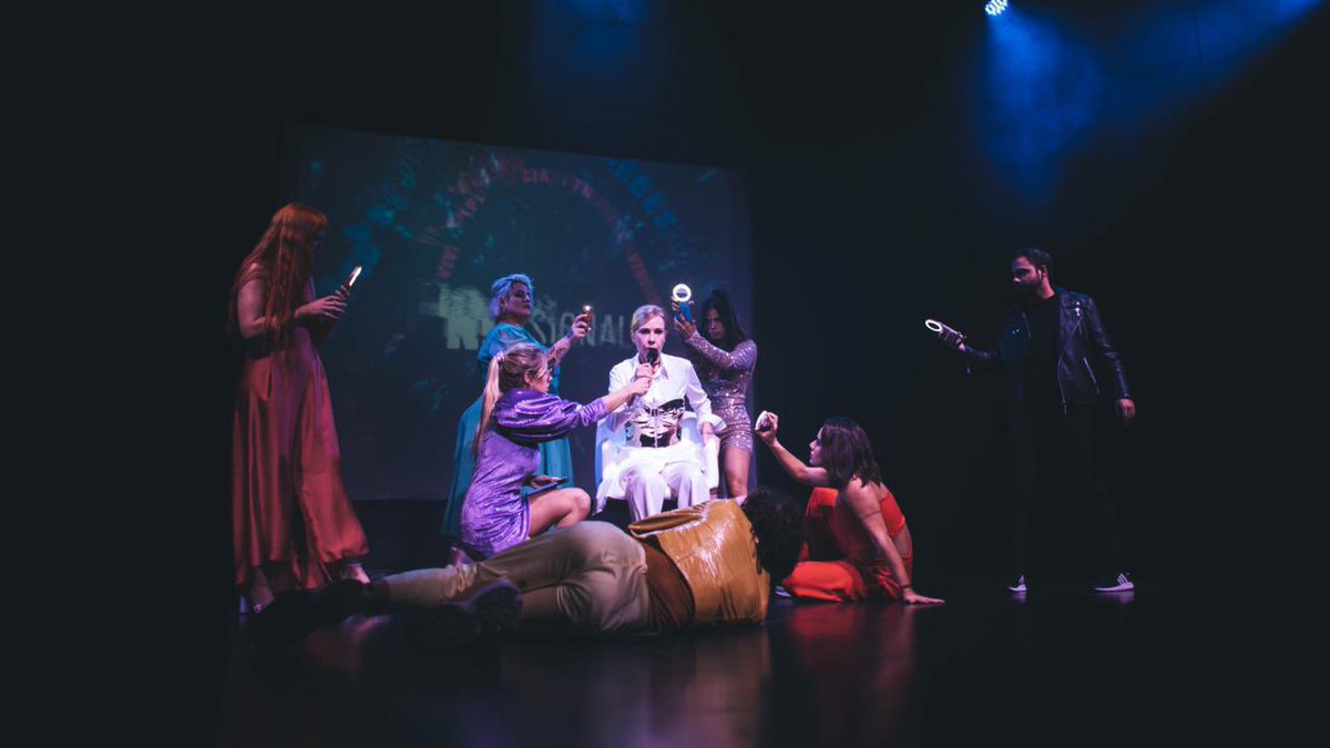 agenciaAB's tweet photo. Martes y miércoles 21hs! Streaming de REDES @Redesvivituexp un show conceptual de @muscarijoseok y @matinapp
Con: @IneEstevez @natijota @LucasSpadafora @florjazminpe16 @kndmolfese @RuloPincha @gregorossello #CoIsla #Bimbo #Redes
Entradas: https://t.co/5ynox9bmAd https://t.co/hvPECvi2sa