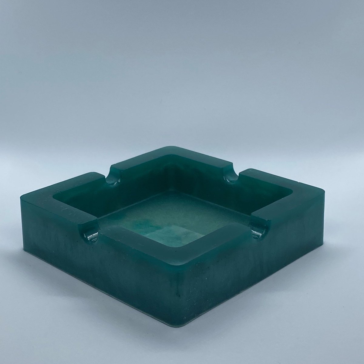 sunris3e's tweet photo. Excited to share the latest addition to my #etsy shop: Resin Ashtray handmade. #homeashtray #gift #resinhomedecor https://t.co/irq1ROFTVC https://t.co/7n7Y8uv7Kk