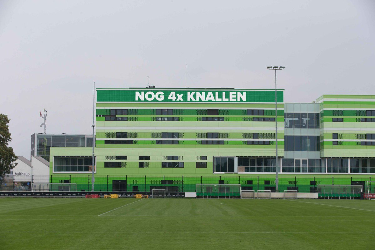 🔥 | Namens alle supporters van FC Groningen hebben we een boodschap aan de spelers op de led-boarding van het topsportzorgcentrum laten plaatsen. En inderdaad, wij rekenen nog op vier officiële wedstrijden dit seizoen.

𝙆𝙞𝙘𝙠 𝙨𝙤𝙢𝙚 𝙖𝙨𝙨 𝙜𝙪𝙮𝙨!