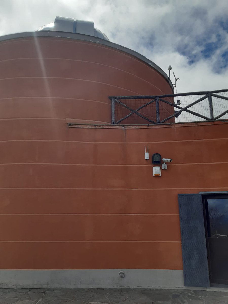 Da oggi potrete navigare gratuitamente anche nel Parco Regionale Naturale dell'Antola! Abbiamo attivato il #freewifi presso l'Osservatorio Astronomico del Monte Antola!  #escursionisticonnessi  #liguriawifi   #MonteAntola