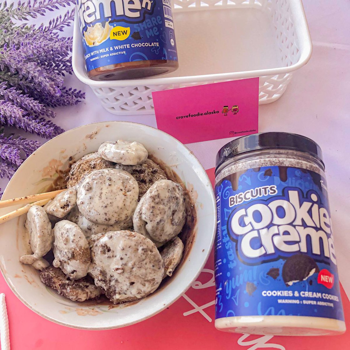 rochercookies's tweet photo. @brgsjks @shafika_hussin hii sorry ganggu, these two tengah hit and of anybody yang nak grab can dm me! Everyday postage and cod pun ada! https://t.co/qenhjTj2MP