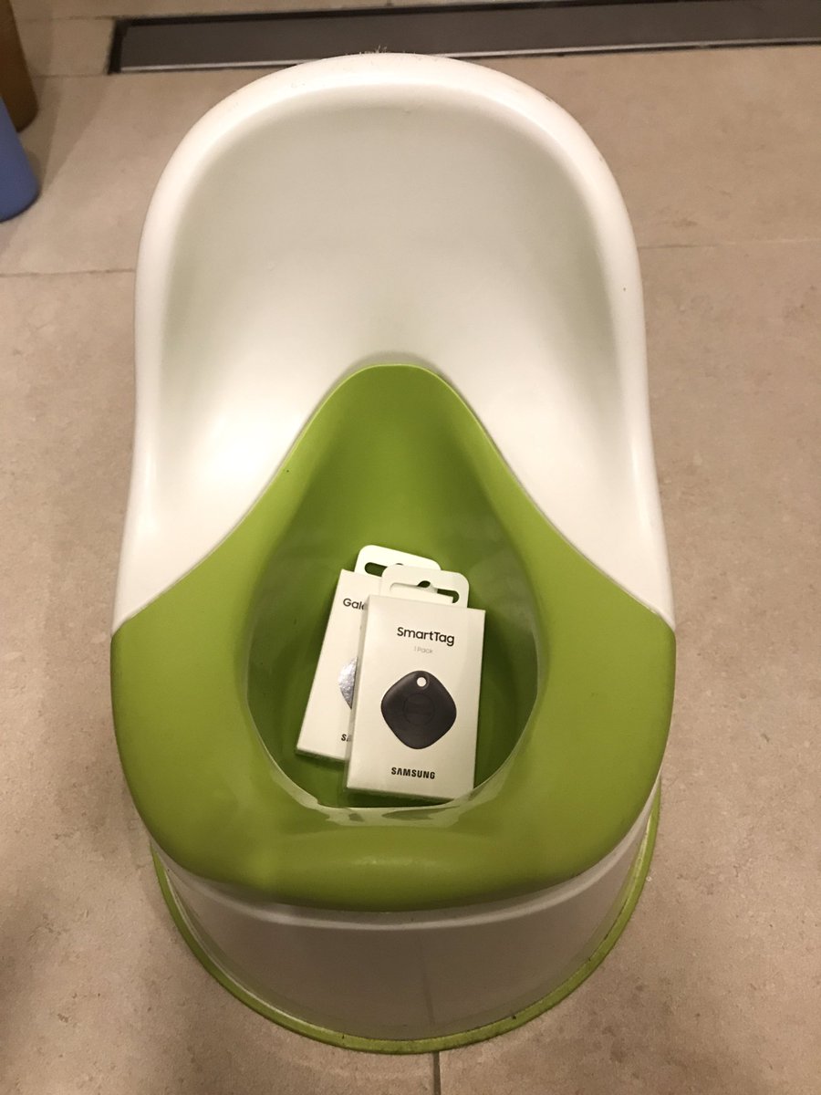 CyberAntani's tweet photo. Look what my baby pooped out today morning! 💩
I can already oversee some #HardwareHacking fun tonight 🏴☠️🔥 https://t.co/RPVzzAmMbJ