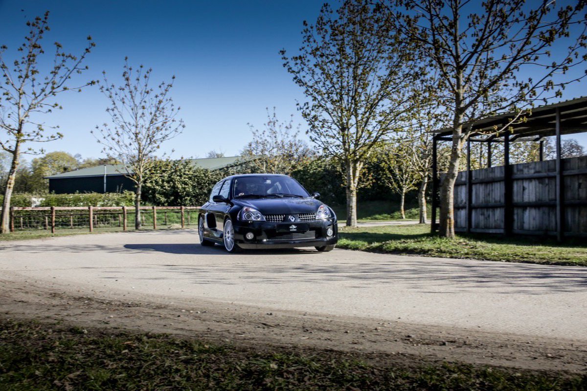 AutostoricoLtd's tweet photo. ‘Coming in hot…!’ Our Renault Clio V6 Sport is now sold. #renault #clio #v6 #renaultmotorsport #hothatch #midengined https://t.co/5Roqm5OrJ8