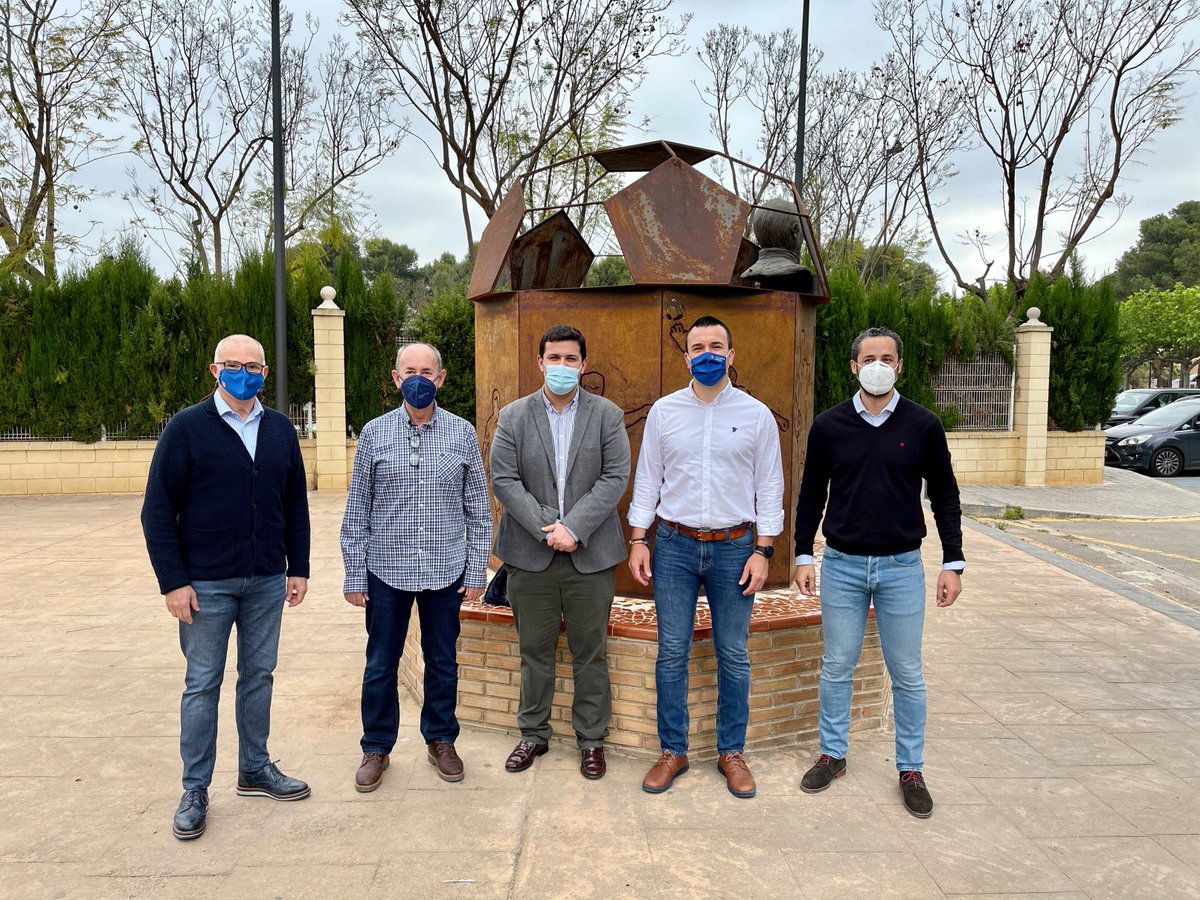 Vicente Mompó Aledo (@vicente_mompo_) on Twitter photo Felicitats <a href="/JoseMFerris/">José Miguel Ferris</a> per la teua elecció com a president de <a href="/Populars_Albal/">POPULARS ALBAL</a>. A continuar el camí que va començar en 2019 per a construir un partit de tots i per a tots. Endavant! 🔵👏🏼 Felicitats <a href="/JoseMFerris/">José Miguel Ferris</a> per la teua elecció com a president de <a href="/Populars_Albal/">POPULARS ALBAL</a>. A continuar el camí que va començar en 2019 per a construir un partit de tots i per a tots. Endavant! 🔵👏🏼