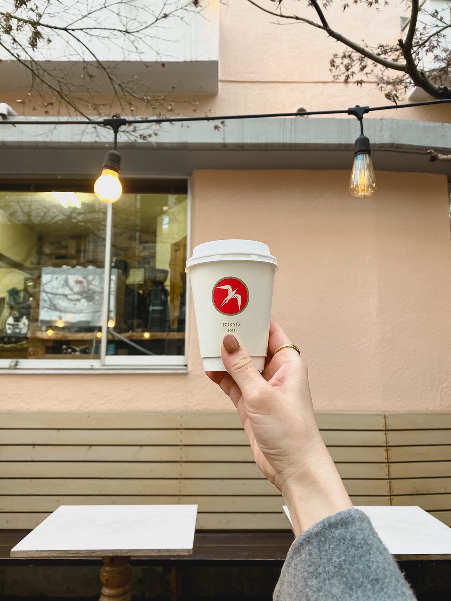 mapooo_t's tweet image. 奥渋谷、代々木公園エリアにある「#FUGLENTOKYO」最高品質のフルーティーで酸味のあるコーヒー！ロゴも可愛い。。店内にはソファ席もあってゆったりと過ごせました。今度は浅草の店舗も行ってみたいなぁ。。

◾︎営業時間：8:00〜20:00
◾︎代々木公園駅から徒歩5分🚶‍♀️