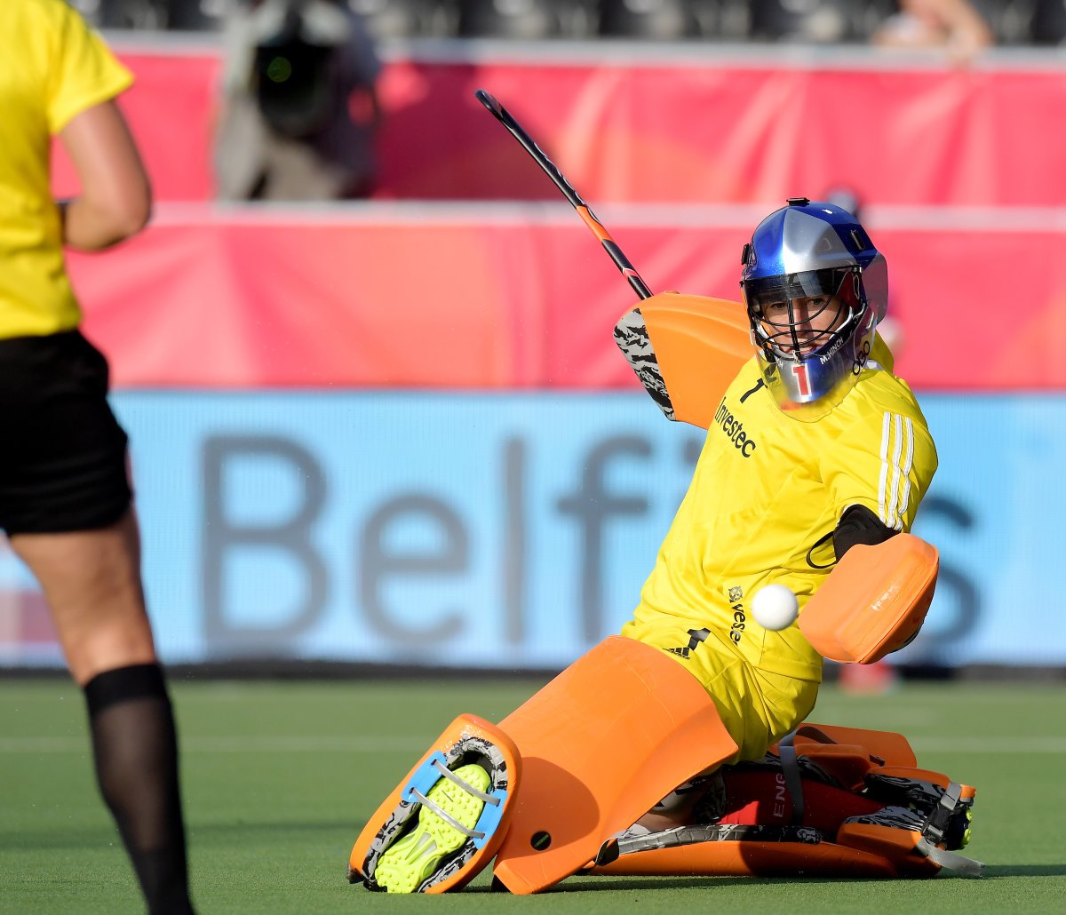 "All I would change in my career is speaking to people earlier. I spent two years saying I was fine &amp; it made it worse"

Important honesty from <a href="/MaddieHinch/">Maddie Hinch</a> in this <a href="/DailyMailUK/">Mail+</a> piece - we wish her all the best 🙏 #MentalHealthAwarenessWeek

🔗 eng.hockey/2R3gKLw