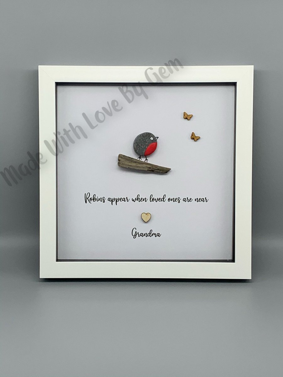 made_gem's tweet photo. Another of my beautiful hand painted Robin memory gift frames, personalised with name of your choice (also available with more than one Robin) #robinsappear #memorygifts #personalisedgift #fathersdaygifts #giftsfordad https://t.co/be5JzH7MNm https://t.co/cobc69nv4i