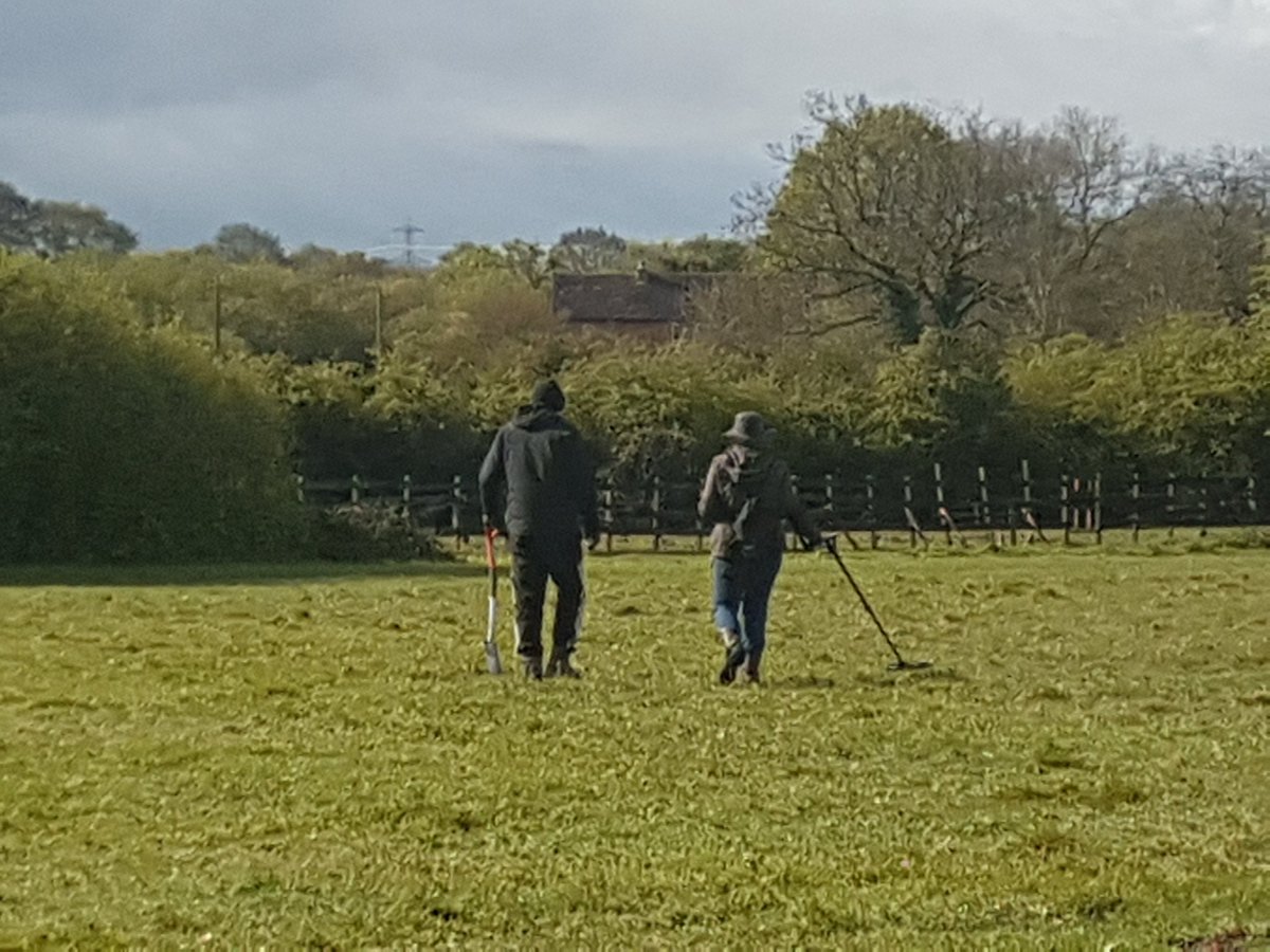 FieldSearchers's tweet image. 🤜🤛One of the best things about metal detecting is the people you meet