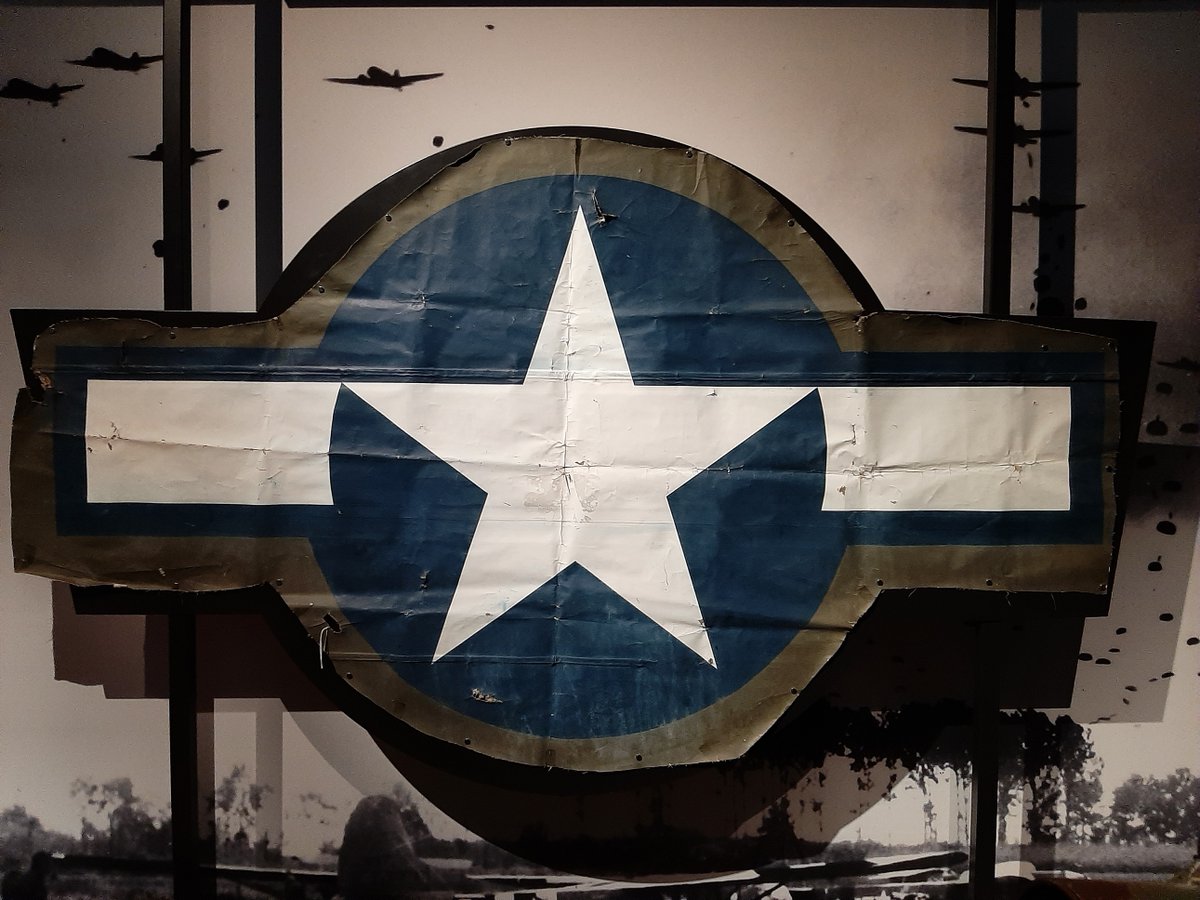 Every week Museummedia launches a new theme through #Collectievissen. This week: #plane. During Market Garden gliders transported soldiers and equipment to the landing fields. The American Waco CG-4A, of which a piece of cloth can be seen here, was the standard American glider.