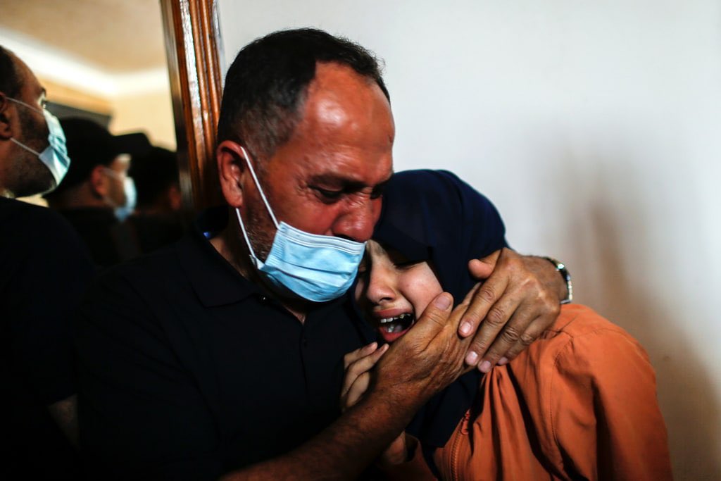 batool_naser99's tweet photo. #SaveSheikhJarrah #SavePalestine
#غزة_تحت_القصف #غزة_تنتفض #الأقصى_في_خطر #الاقصى_تنتفض #انقذوا_حي_الشيخ_جراح
#فلسطين_قضيتي #SaveSheikhJarrah #SavePalestine https://t.co/xiDeqtjDX2