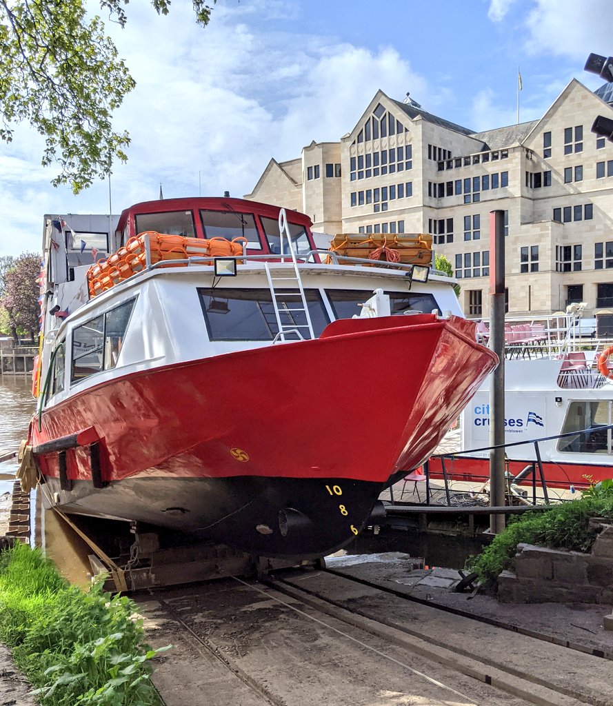 89 TONNES of pure boat... 🤯

It's the 'dock' and roll lifestyle here at <a href="/CityCruises/">City Cruises</a> as we get ready to reopen!