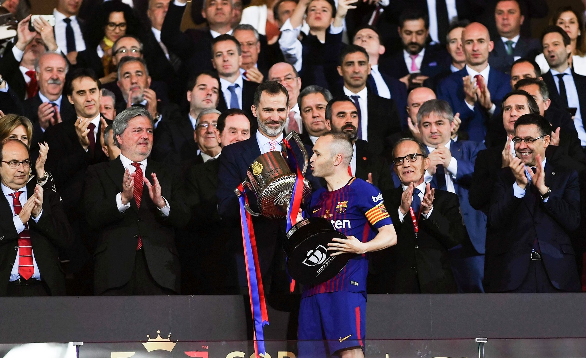 Happy 37th Birthday to Andrés Iniesta!  One of the greatest midfielders football has ever seen   