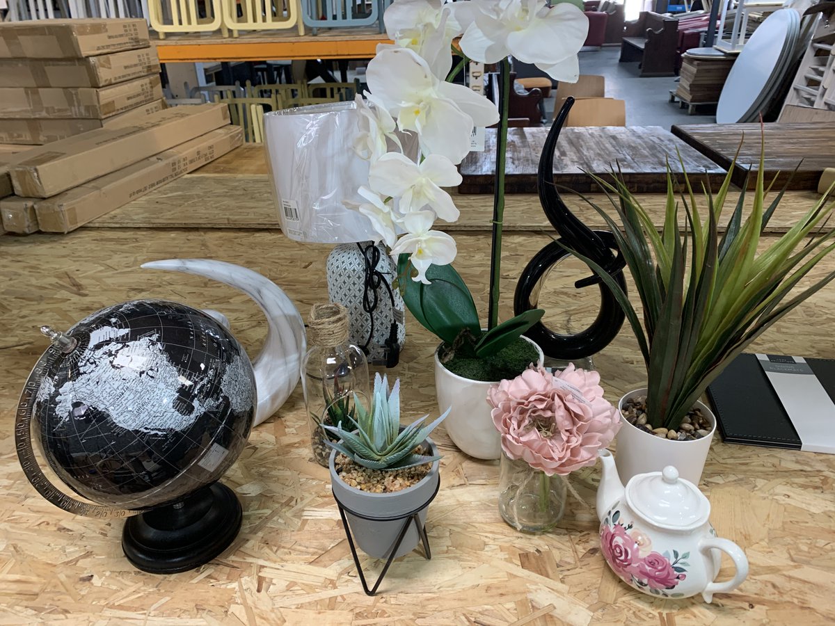 furniture_trade's tweet photo. Very excited to have new props to play with in the warehouse. It's all about creating the best aesthetic possible. Our furniture very often speaks for itself but who doesn't like being able to visualise a real life set up?
#UKHospitality #UKSmallBusiness #SmallBusinessNetwork https://t.co/UphodewtbY