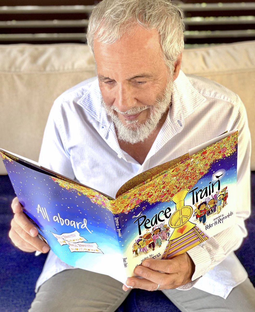 Here is  @YusufCatStevens himself with Peace Train - all aboard! We have 5 copies of this lovely picture book to give away, DM us to claim your copy  #HCCBtakeover