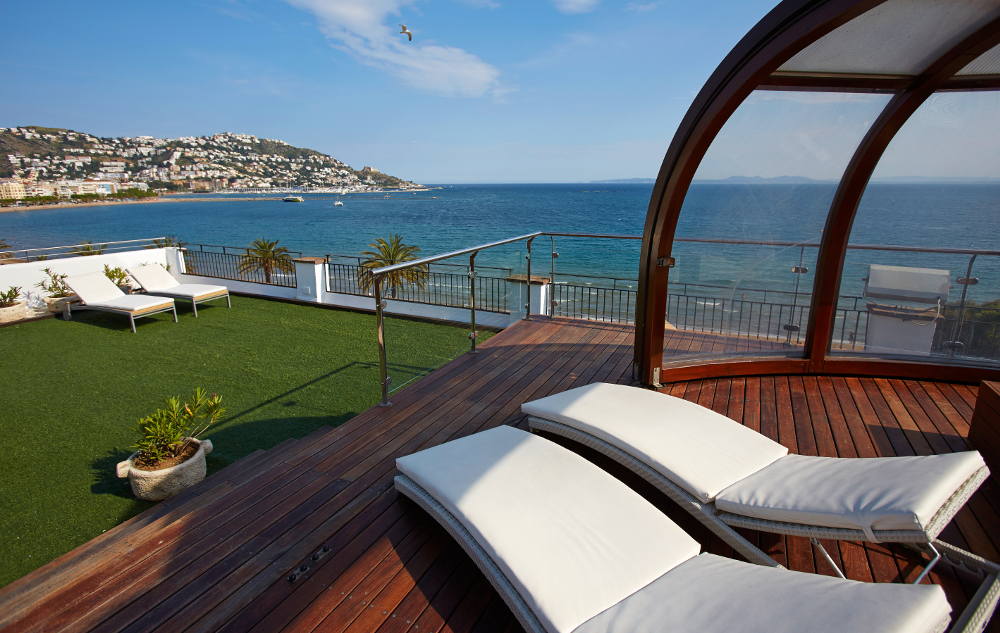 Descubre el Hotel &amp; Spa Terraza, un trocito de paraíso en el corazón de Roses acompañado siempre por el rumor de las olas del Mediterráneo <a href="/TerrazaGrup/">Terraza Grup</a> 

#costabravahotelsdeluxe #costabrava #lujo #hotelterraza #roses #mediterraneo