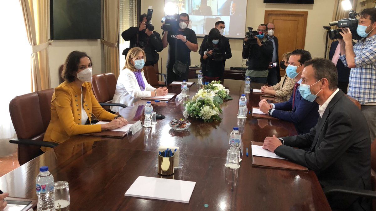 ‼️ La ministra de Industria prevé una pronta resolución del conflicto por la subida de los aranceles estadounidenses al #calzado español
   📣 «Las noticias que tenemos son positivas, con una suspensión que podría ser definitiva» (Reyes Maroto)
revistadelcalzado.com/industria-prev…