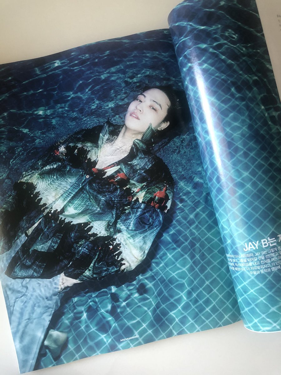 🎊🎉 ฉลอง เนื่องในโอกาสที่พี่แจบอมมีสังกัดเป็นตัวเป็นตนแล้ว แจกนิตยสาร ARENA HOMME+ ที่พี่แจบอมถ่ายแบบ 2 เล่ม สุ่มจากรีทวิต แจกเมื่อว่างค่า

#JAYB #JAYB_GoH1GHR