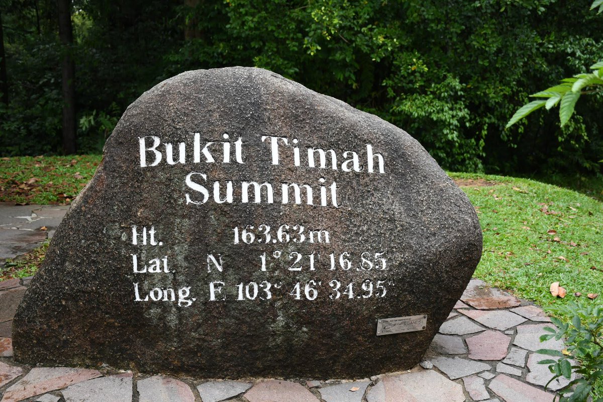 ambigram0's tweet photo. Why Hiking to the Highest Point in Singapore is a Big Disappointment https://t.co/dg6TIHXbyQ #travel #singapore #hiking https://t.co/Vdn3OhKSEU