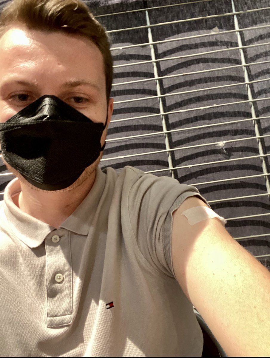 GRZ (@guillaumerozier) on Twitter photo 💉 Vacciné !
Merci aux chercheurs.
Merci aux laboratoires.
Merci à l’Union Européenne.
Merci au personnel soignant.
Merci aux élus.
Merci aux plateformes de réservation.
Merci aux bénévoles <a href="/ViteMaDose_off/">Vite Ma Dose de Vaccin !</a>. ❤️ 💉 Vacciné !
Merci aux chercheurs.
Merci aux laboratoires.
Merci à l’Union Européenne.
Merci au personnel soignant.
Merci aux élus.
Merci aux plateformes de réservation.
Merci aux bénévoles <a href="/ViteMaDose_off/">Vite Ma Dose de Vaccin !</a>. ❤️