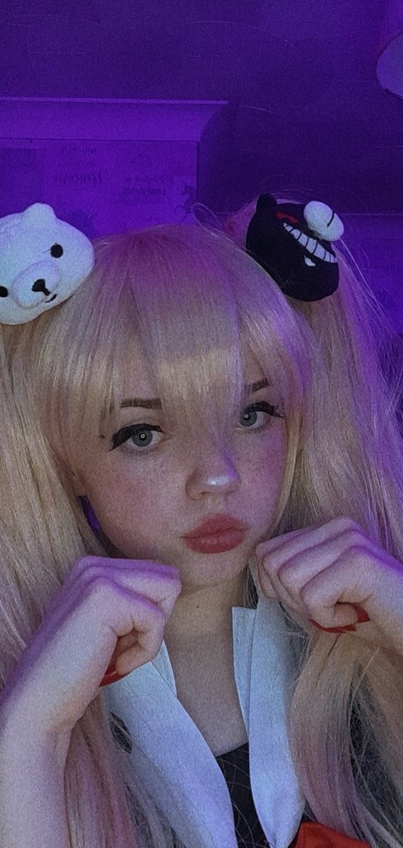 LilCosplayer's tweet photo. Here are some pictures of my junko cosplay which is my all time favourite hope you like it #junkoenoshima #junkocosplay #danganronpa https://t.co/eNN62D4WQT