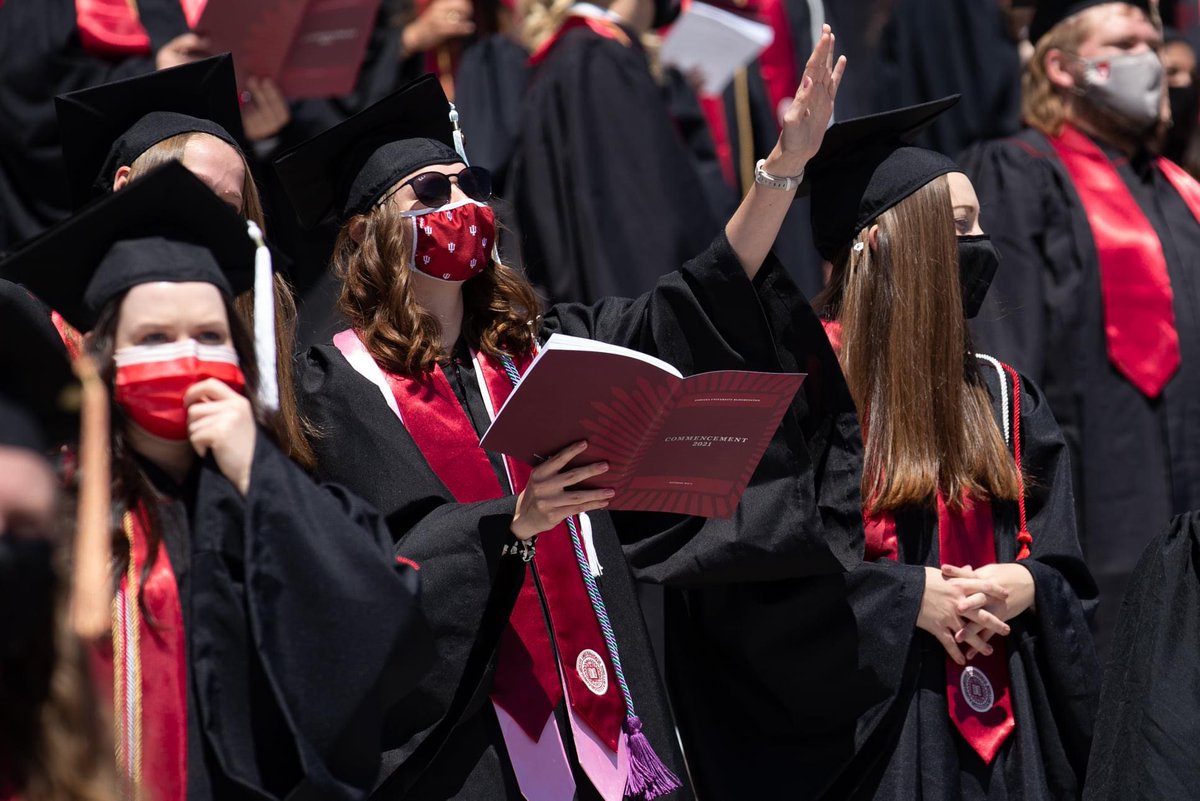 IUBloomington's tweet photo. Find photos from commencement on Saturday on our Facebook page π https://t.co/RsyVS5ERJZ
#IUBGrad21 | #IUBGrad https://t.co/FRHUPPXbif