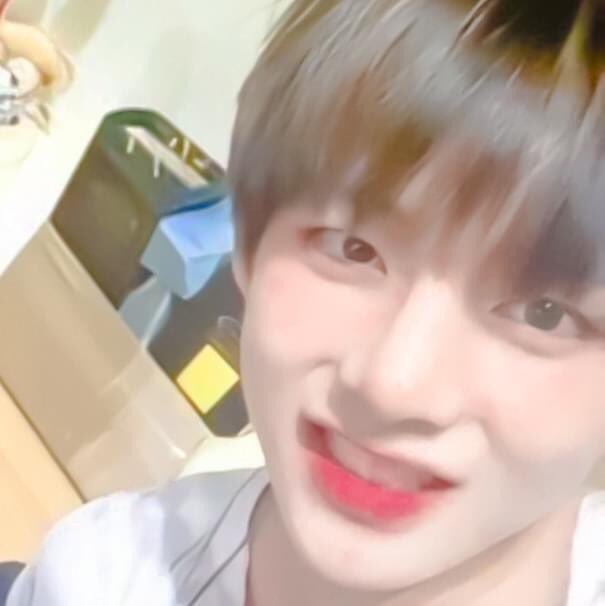 เราขอคนละรีให้ยัยตัวเล็กของเราหน่อยค่ะ (2) 

I vote <a href="/BTS_twt/">방탄소년단</a> for #BBMAsTopSocial